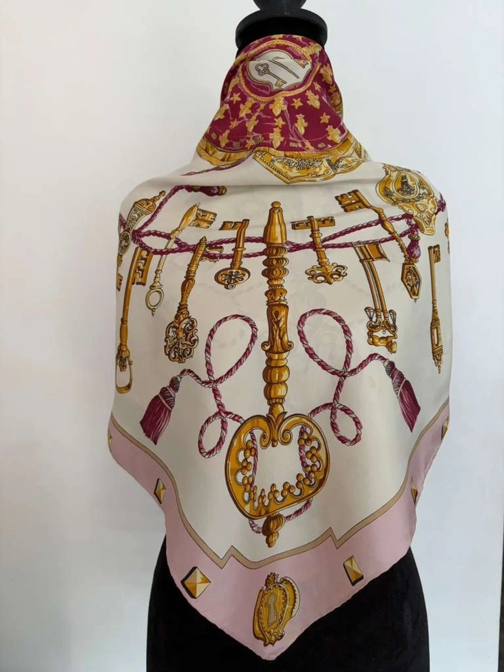 Hermes Scarf Carré 90 100% Silk - LES CLES Multicolor Stole Muffler